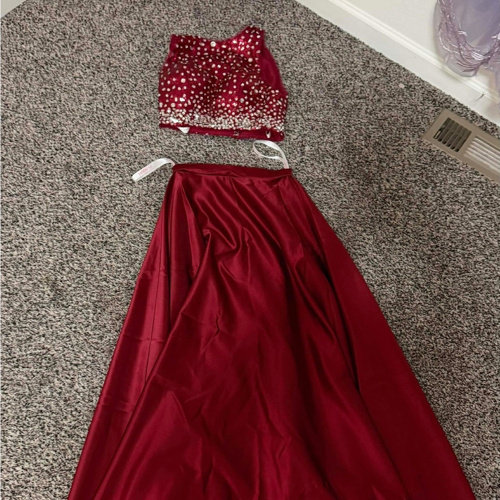 Chic Backless Burgundy Dress